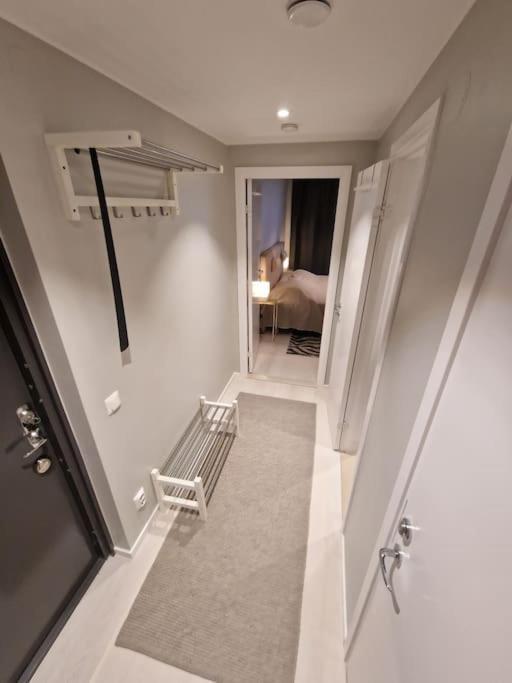 Modern Room With Bathroom, No Kitchen And Your Own Entrance Стокгольм Экстерьер фото